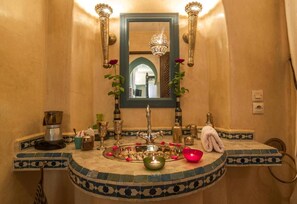 Rom, 1 soverom, terrasse, hageutsikt | Spiseområde