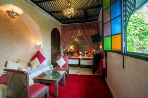 Zimmer, 1 Schlafzimmer, Balkon, Gartenblick