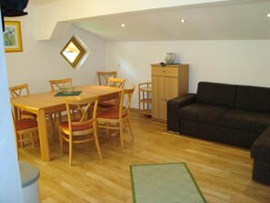 Room, 2 Bedrooms, Smoking, Balcony | Dining room - Room-holiday Home Kahr Apartment Roßbran (Radstadt)