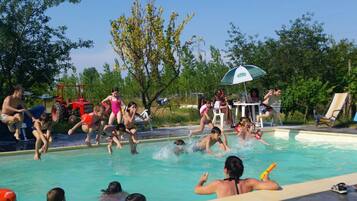 Asrama Umum, 2 kamar tidur, Boleh Merokok, patio | Kolam renang | Kolam renang outdoor