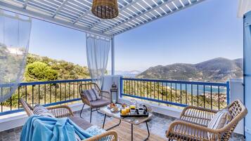 Villa, 3 Bedrooms, Smoking, Private Pool | Property grounds