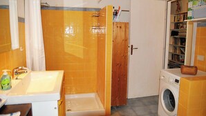 Villa, 2 Bedrooms, Balcony, Garden View | Bathroom - Villa Dolce Far Niente (Itri)