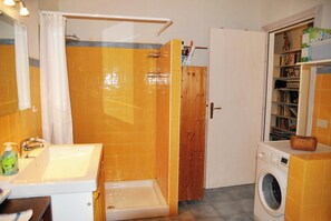 Villa, 2 Bedrooms, Balcony, Garden View | Bathroom - Villa Dolce Far Niente (Itri)