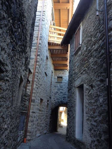 Chiesa In Valmalenco Casa In Borgo