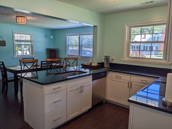 Fridge, microwave, oven, stovetop - Spacious Family Home with Outdoor Space. One mile to downtown (New Bern)