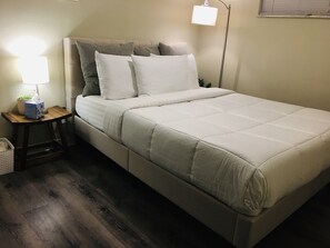 3 bedrooms, desk, iron/ironing board, travel cot