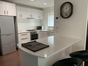 하우스 | 전용 주방 | 대용량 냉장고, 전자레인지, 식기 세척기, 토스터