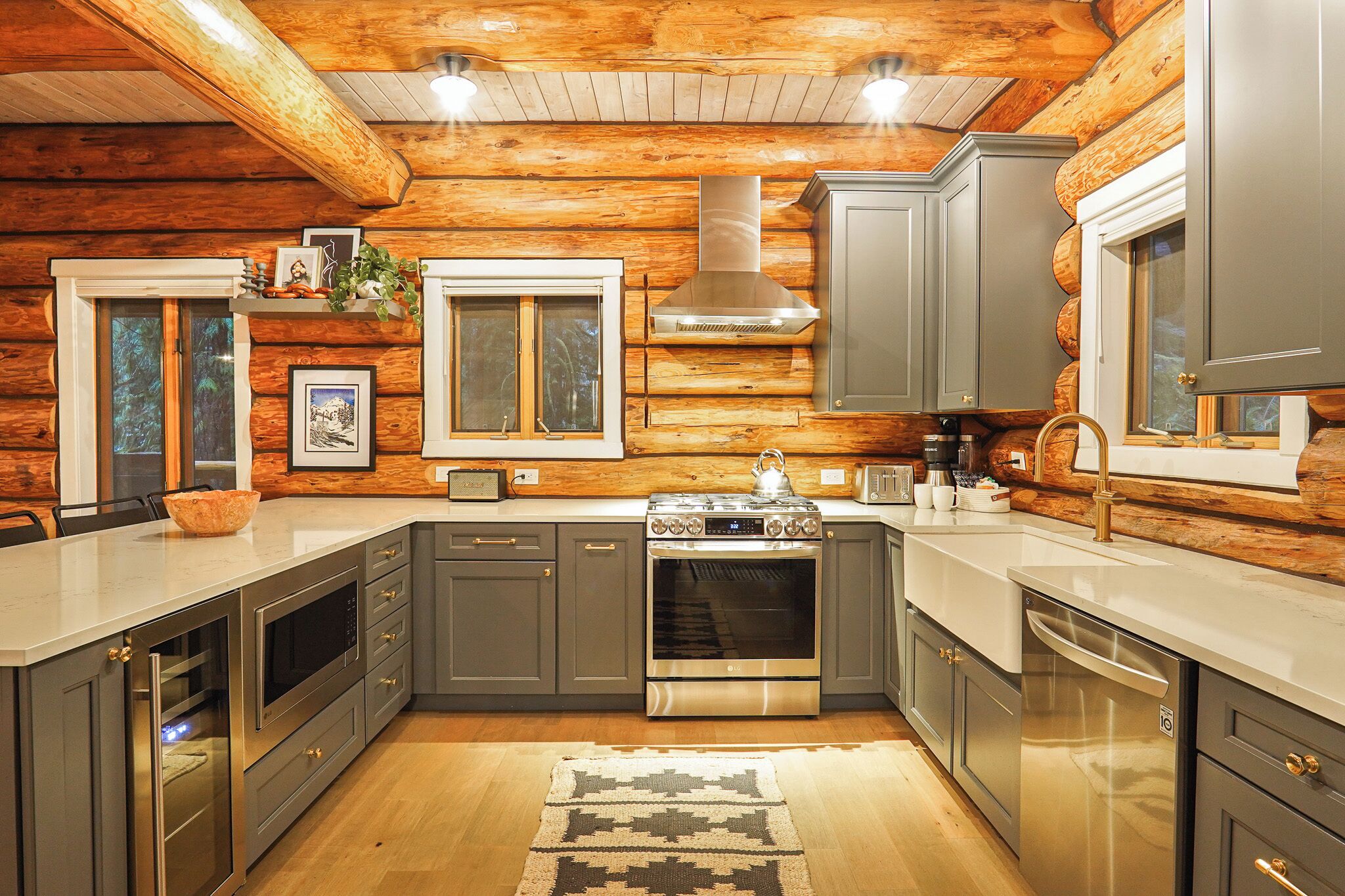 大冰箱、微波炉、烤箱、炉灶