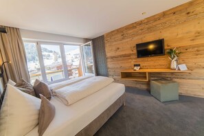 1 Schlafzimmer, Zimmersafe, Schreibtisch, Reisekinderbett