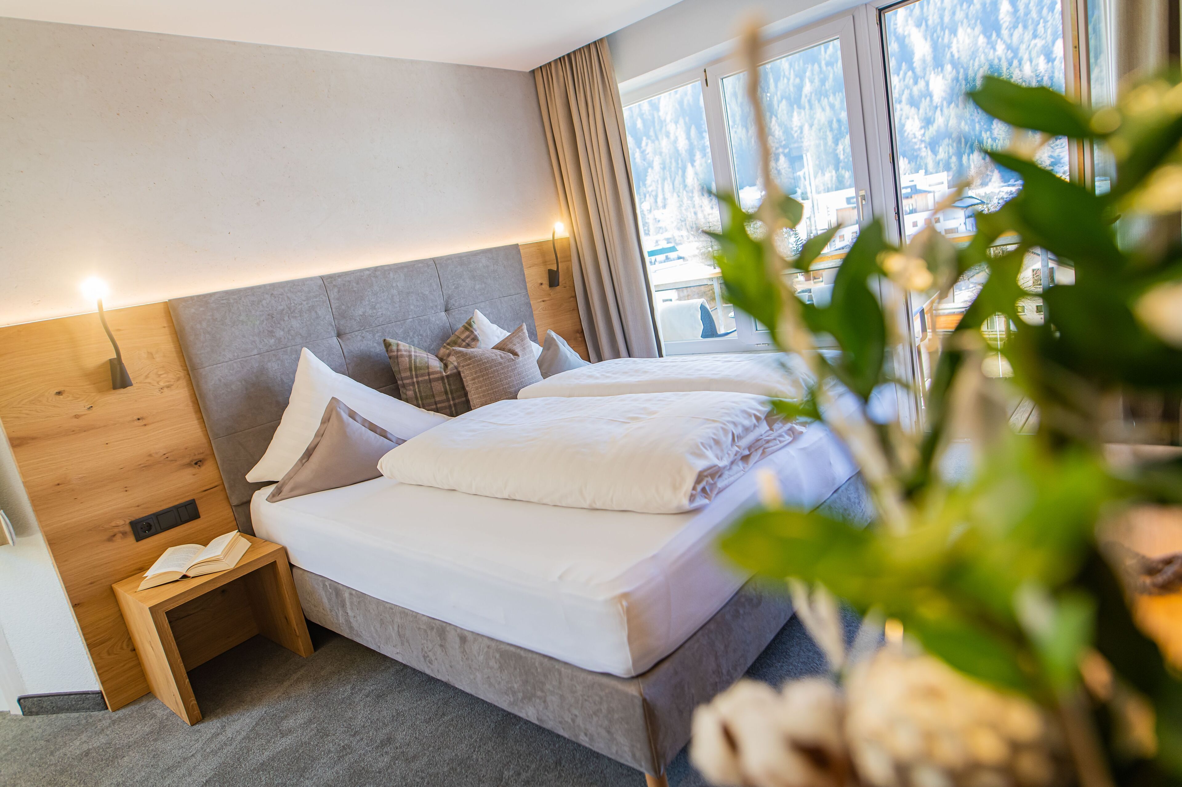 1 Schlafzimmer, Zimmersafe, Schreibtisch, Reisekinderbett