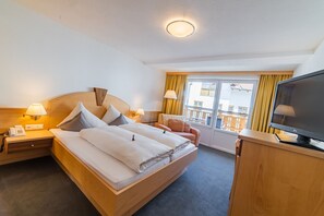 3 chambres, coffres-forts dans les chambres, lit parapluie, Wi-Fi