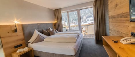 3 bedrooms, in-room safe, travel cot, WiFi