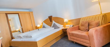 3 bedrooms, in-room safe, travel cot, WiFi