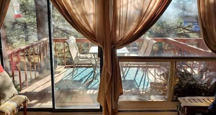 Tree Top - Cozy, quiet, tiny 2nd-story, private condo for 1 or 2