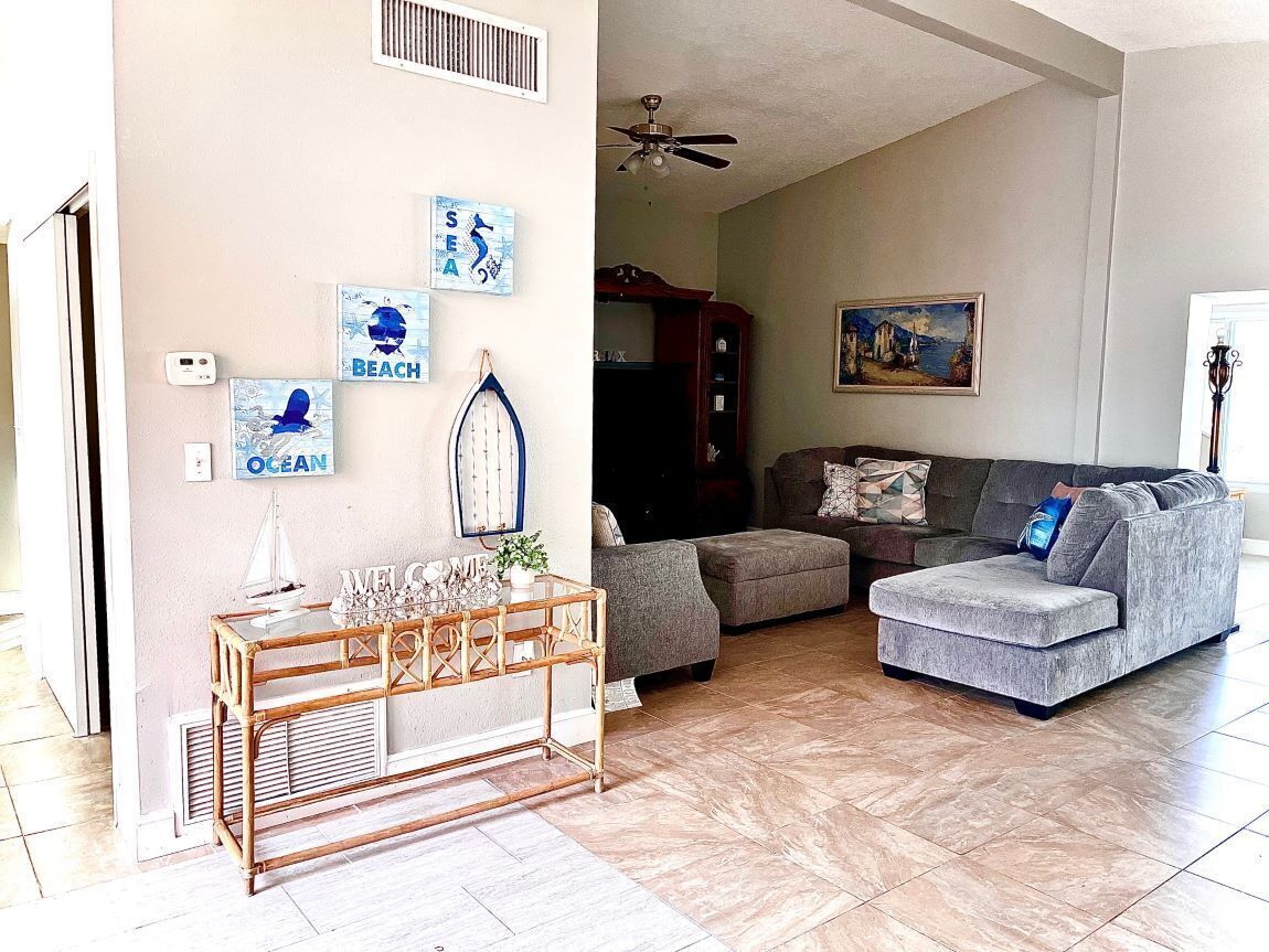 Smart TV, fireplace, video games