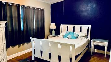 6 habitaciones, escritorio, tabla de planchar con plancha y wifi gratis
