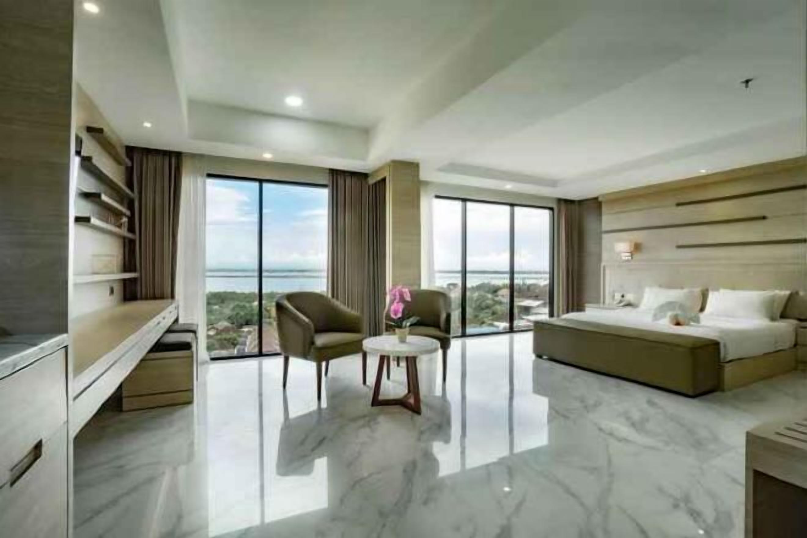 In-room safe, desk, free WiFi, bed sheets
