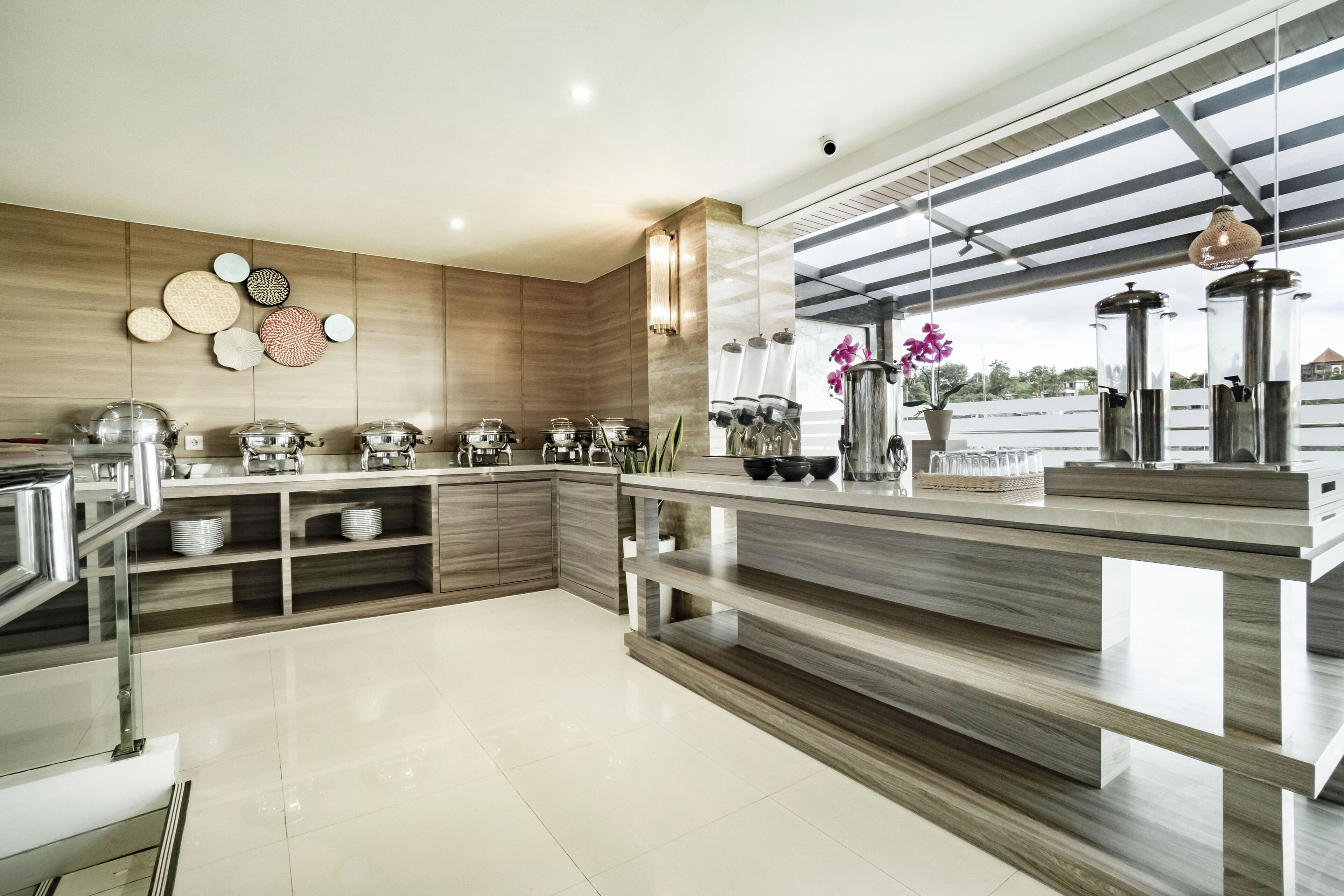 Desayuno buffet diario (IDR 110000 por persona)