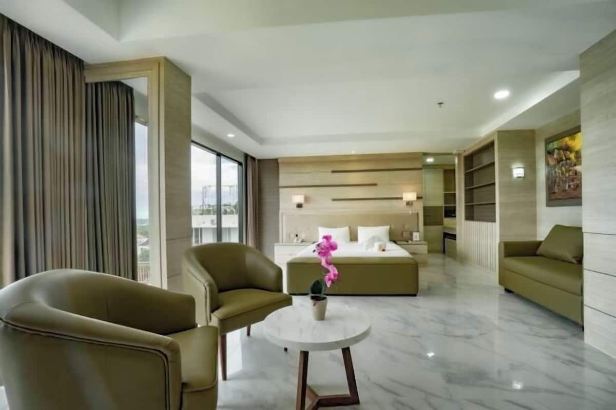 1 bedroom, in-room safe, desk, free WiFi