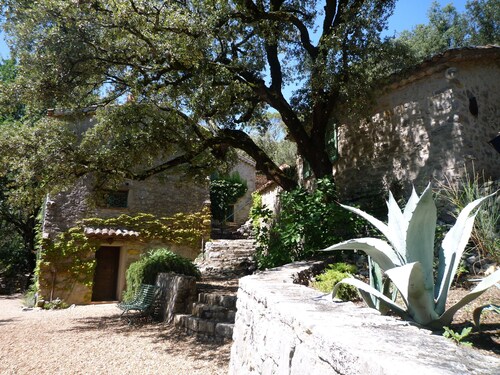 18th-century Provencal country house on the banks of the Argens river, set in 2 ha of land