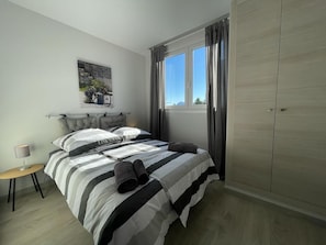 3 chambres, bureau, fer et planche Ă repasser, Wi-Fi
