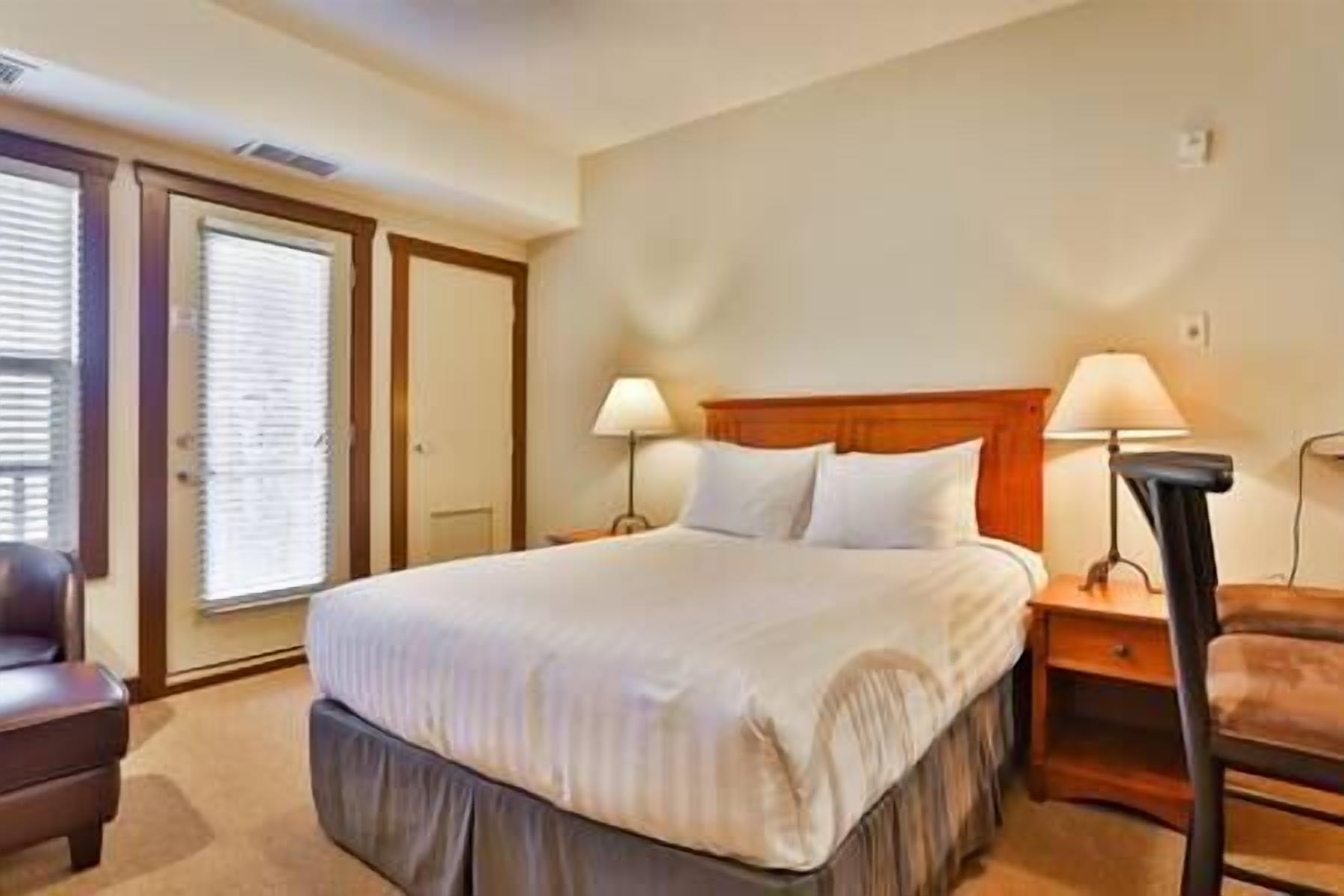 1 dormitorio, tabla de planchar con plancha, wifi gratis y ropa de cama