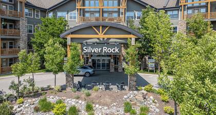 Silver Rock Studio with full kitchen and Pool