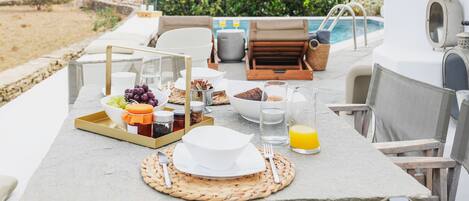 Villa, 2 Bedrooms | In-room dining