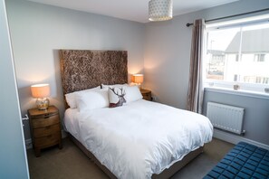 3 slaapkamers, een strijkplank/strijkijzer, reisbedje, gratis wifi