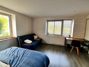 3 bedrooms, desk, iron/ironing board, travel cot - Apartment like a house 4 p 95 m2,3 bedrooms mountain view - outside access (Barcelonnette)