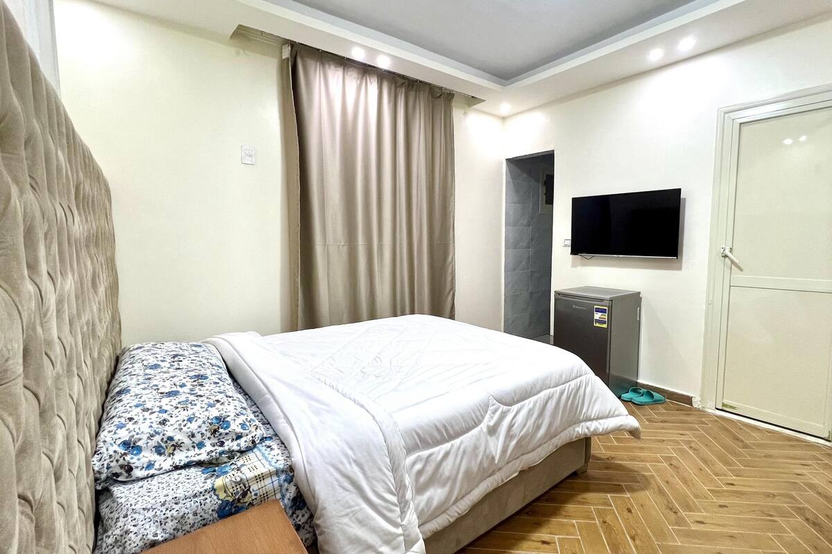 Deluxe dubbelrum - 1 kingsize-säng | Gratis wi-fi och sängkläder