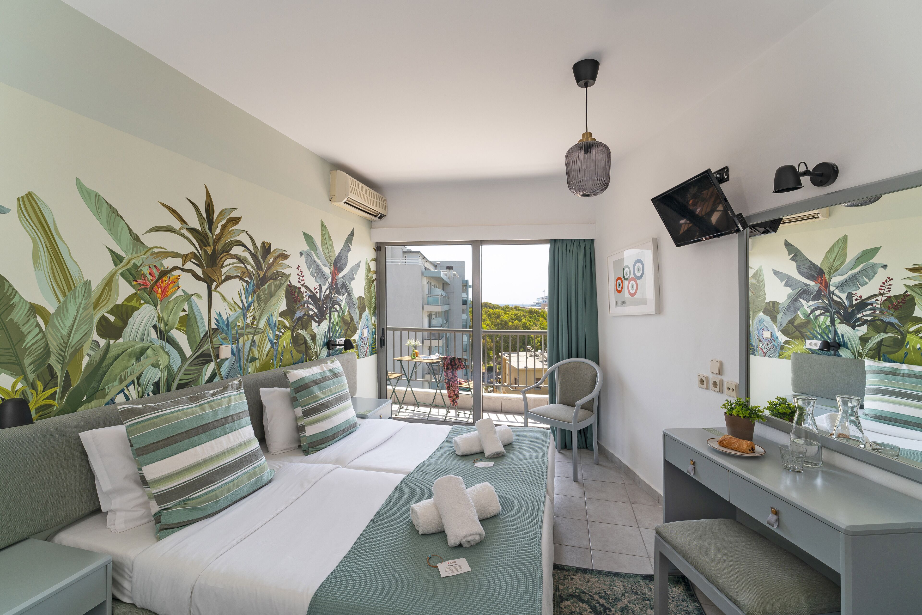 Double Room | Desk, laptop workspace, free WiFi, bed sheets