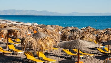 Una spiaggia nelle vicinanze