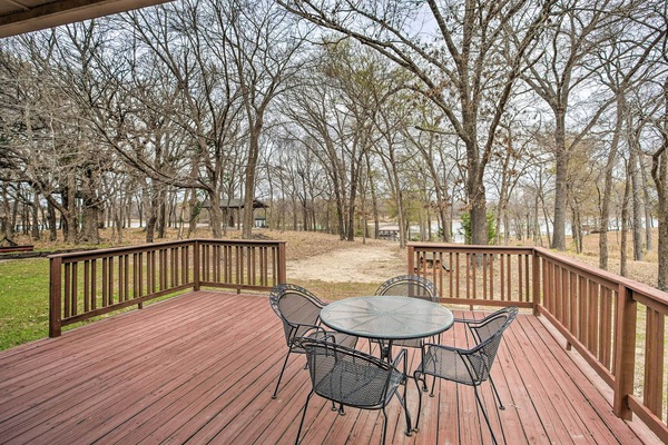 Deck | Outdoor Dining Table