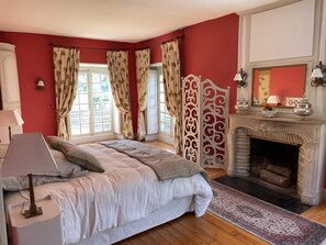 5 bedrooms, travel cot, free WiFi, bed sheets