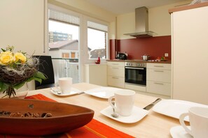 Kühlschrank, Ofen, Herdplatte, Geschirrspüler