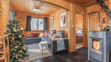 Chalet (3 Bedrooms) | Front of property