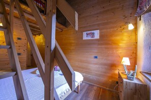 Family House, 4 Bedrooms, Mountainside (Le Fratte sport and relax in hilly) | 4 bedrooms, free WiFi, bed sheets - Le Fratte Sport and Relax in Hilly Area (Pertica Alta)