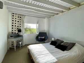 2 室のベッドルーム、アイロン / アイロン台、旅行用ベビーベッド、WiFi (無料)