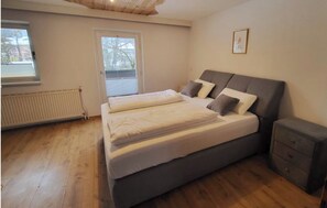 3 bedrooms, WiFi, bed sheets