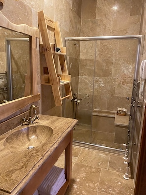 家庭雙人或雙床房, 吸煙房, 海灣景 | 迷你吧、房內夾萬、獨特設計、獨特裝修