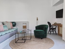 Village Suite Jetted Tub | Minibar, escritorio, sistema de insonorización y wifi gratis