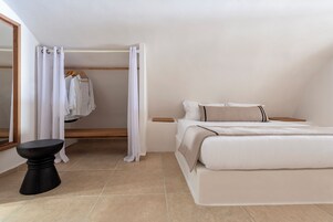 Minibar, escritorio, sistema de insonorización y wifi gratis 