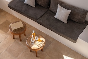 CALDERA PREMIUM SUITES WITH HOT TUB