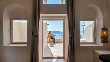 Minibar, escritorio, sistema de insonorización y wifi gratis