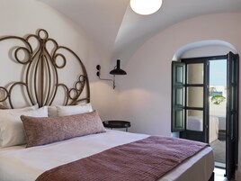 Minibar, escritorio, sistema de insonorización y wifi gratis 