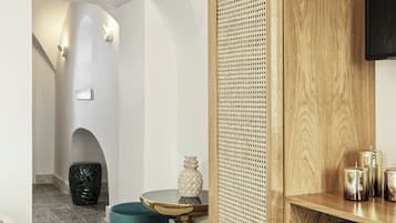 ESTATE MANSION TWO BEDROOM SUITE | Minibar, desk, soundproofing, free WiFi