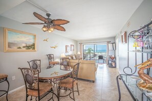 Dining - Gulf Front 2B/2B Carlos Pointe Condo 415, White Sandy Beach, Heated Pool (Fort Myers Beach)