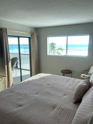 Room - Gulf Front 2B/2B Carlos Pointe Condo 415, White Sandy Beach, Heated Pool (Fort Myers Beach)
