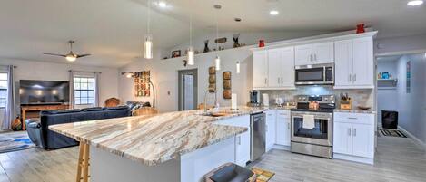 Cookware/dishes/utensils